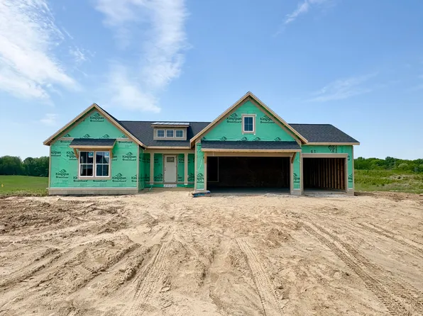 7093 Kettle Dale Ave SE, Alto, MI 49302
