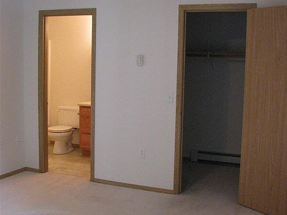 4th image of 580 Tuxford Ct