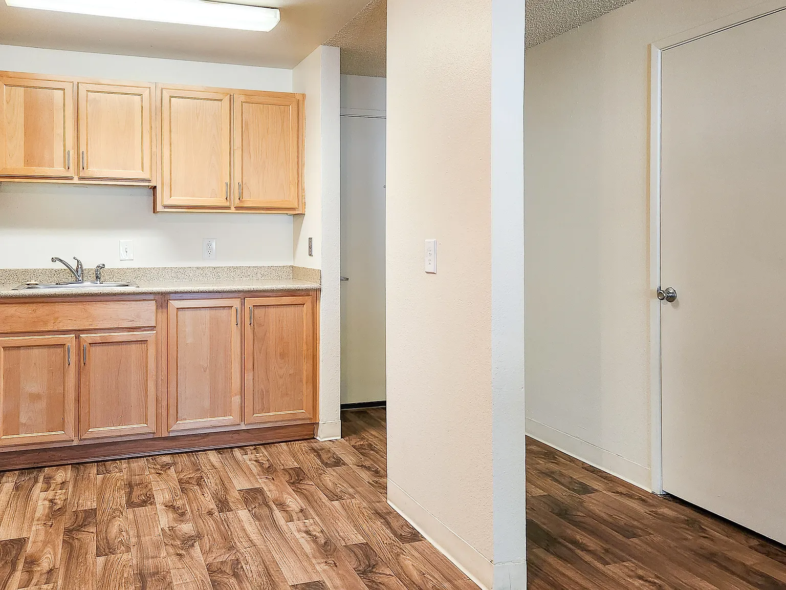 Metzger Park Apartments — Photo 4