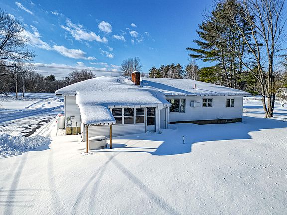 4th image of 158 Pleasant Street