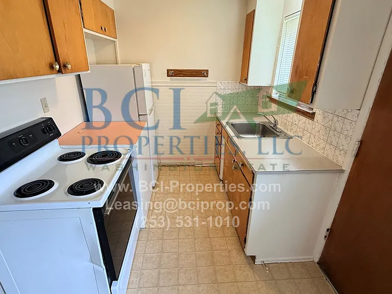 10817 Kendrick St SW — Photo 5