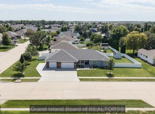 4125 Elmwood Dr, Grand Island, NE 68803