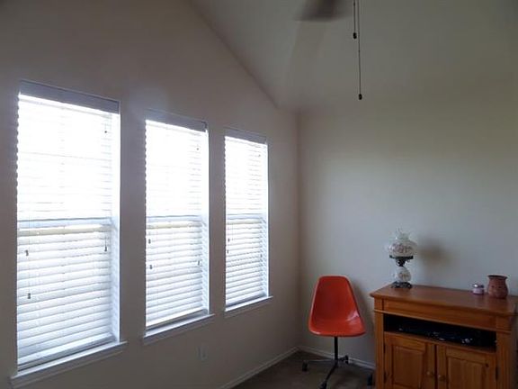 4th image of 2543 Varsity Dr