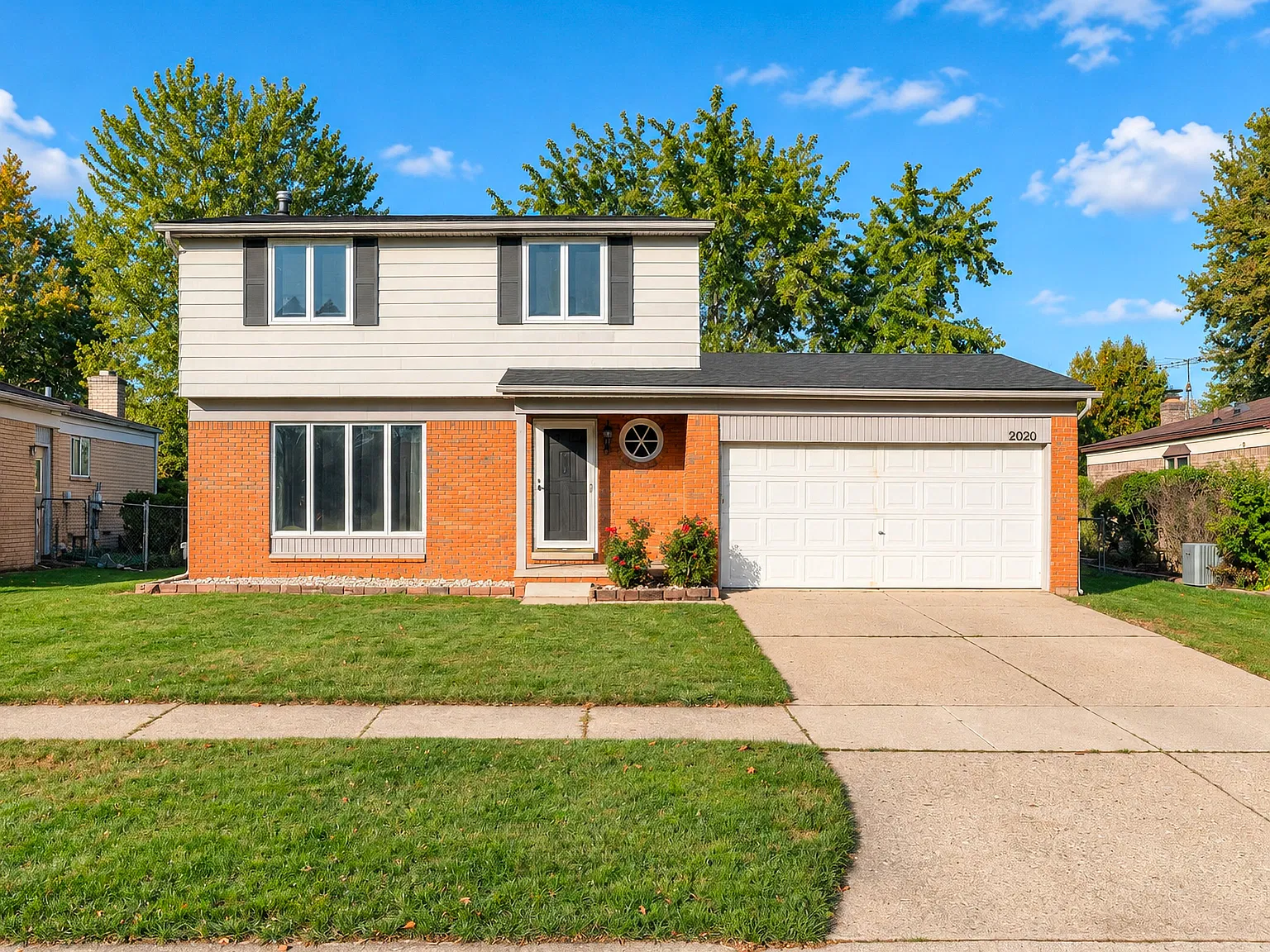 3 bed, 1.5 bath, 1506 sqft, $2,100 — Photo 1