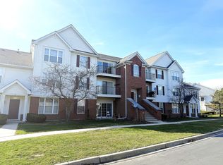 680 Mill Cir Unit 203, Wheeling, IL