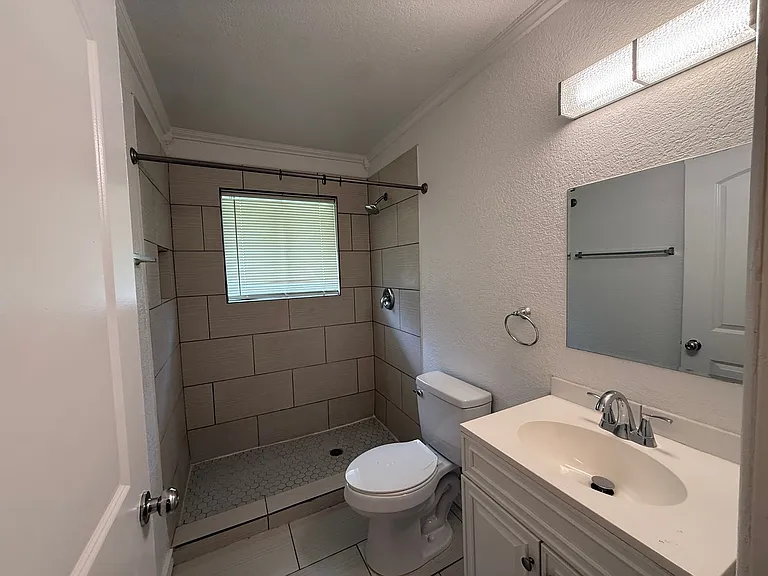 5902 Wales St — Photo 10