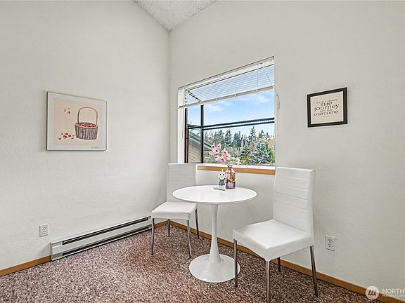 4th image of 23001 Lakeview Dr #302