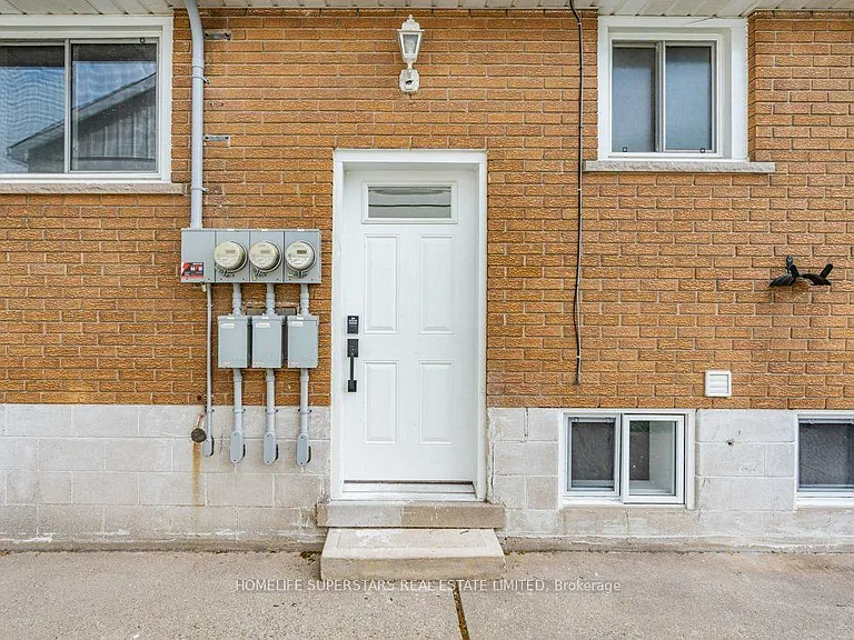 855 Garth St #LOWER — Photo 13