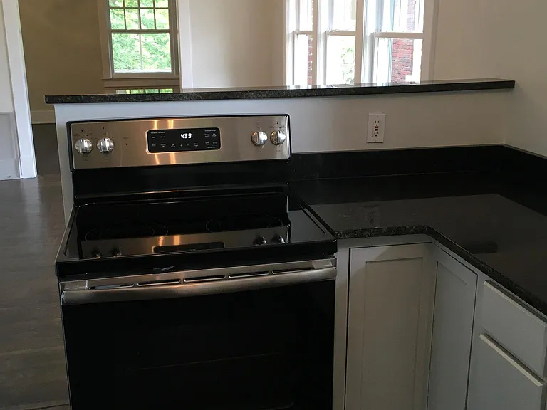 215 Hillcrest Ave #2 — Photo 3