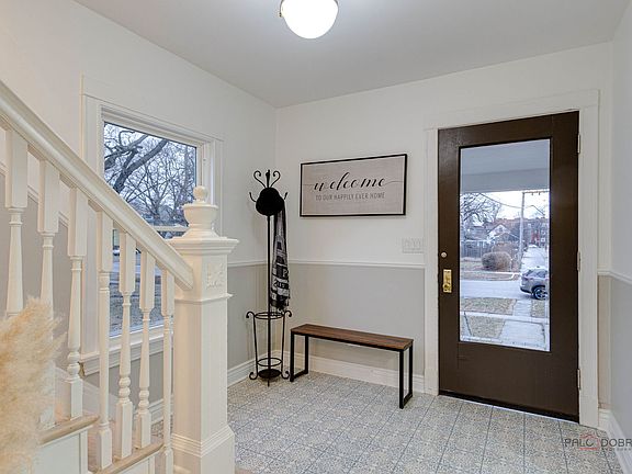 3rd image of 131 N Taylor Ave