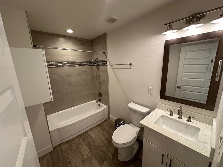 2315 E Marmora St — Photo 26