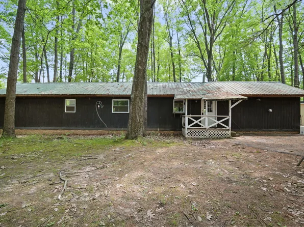 306 Wood Hills Dr, Concord, MI 49237