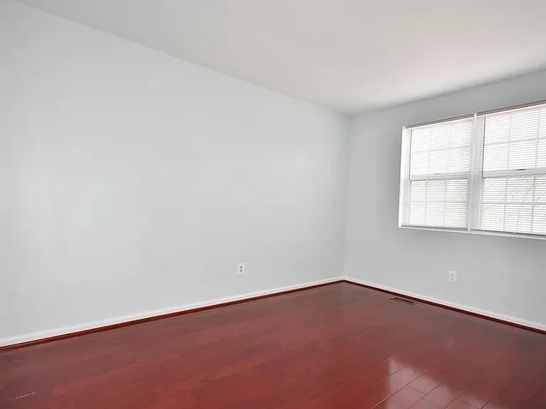 24 Bristow Ct — Photo 11