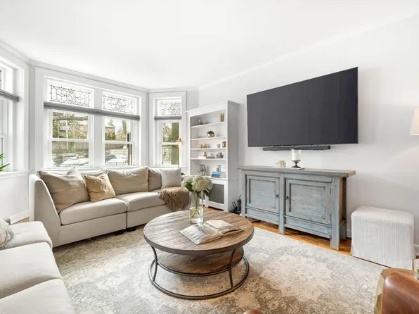 66 Marshal St APT 1, Brookline, MA 02446