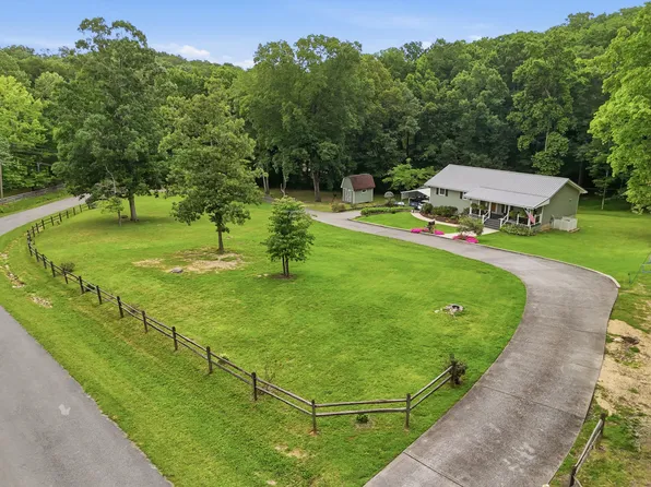 319 Nance Dr, Rossville, GA 30741