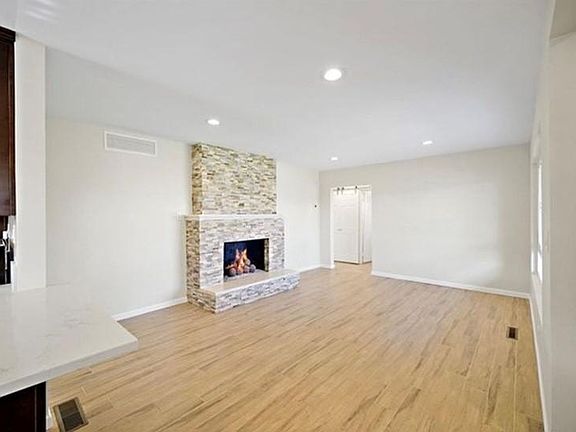 2nd image of 68555 H St