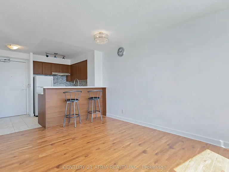 38 Lee Centre Dr #2910 — Photo 16