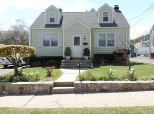 77 Northfield St, Bridgeport, CT 06606