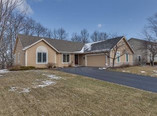 N51W17424 Maple Crest Ln, Menomonee Falls, WI 53051