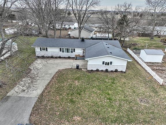 2nd image of 414 W Crea St