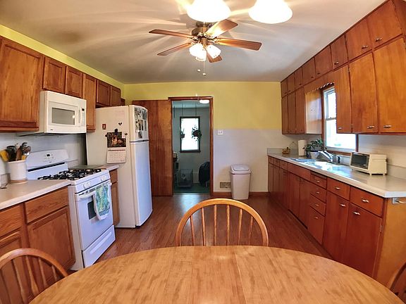5th image of 909 N Chicago St