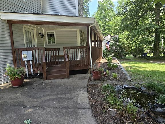 4th image of 900 River Hill Dr