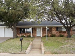 528 Plainview Dr, Hurst, TX 76054