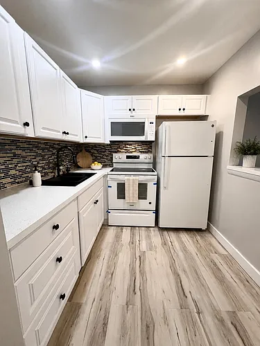 176 Sussex I Photo 1
