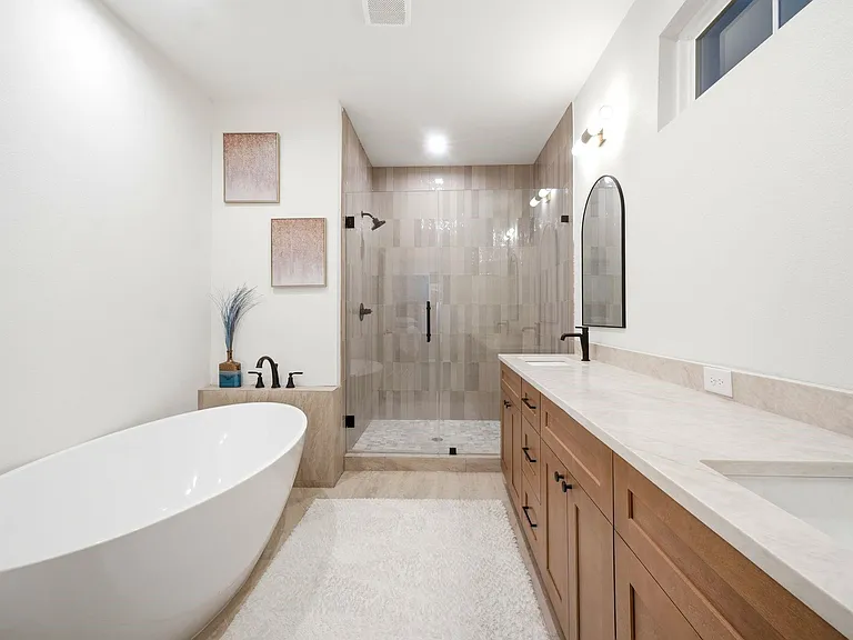 2212 Lou Ellen Ln #C — Photo 36