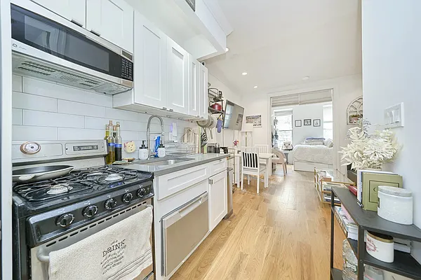 Rented by Living New York | media 10