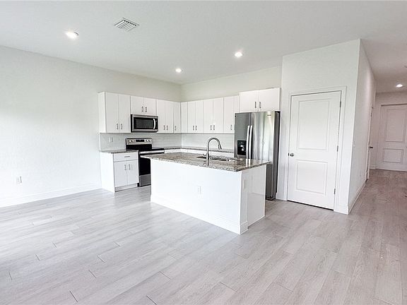 5th image of 2007 Inglewood Cir