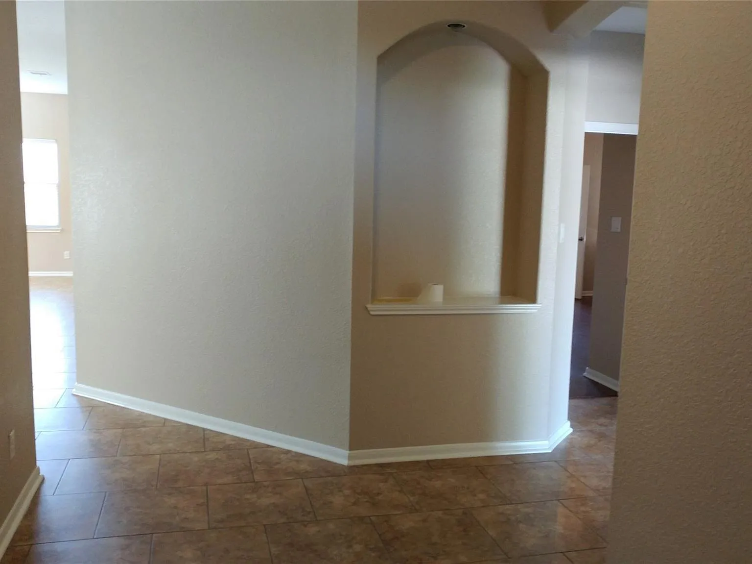 3 bed, 1844 sqft, $2,200 — Photo 3