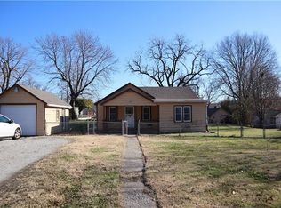 1423 Appleton Ave, Independence, MO 64052