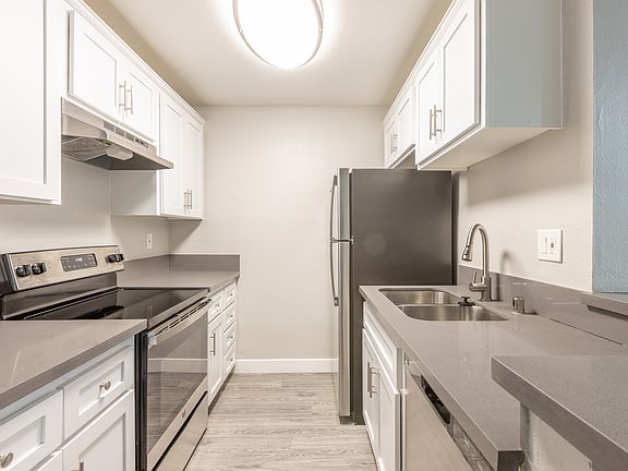 4th image of 1200A N Olive Dr #303