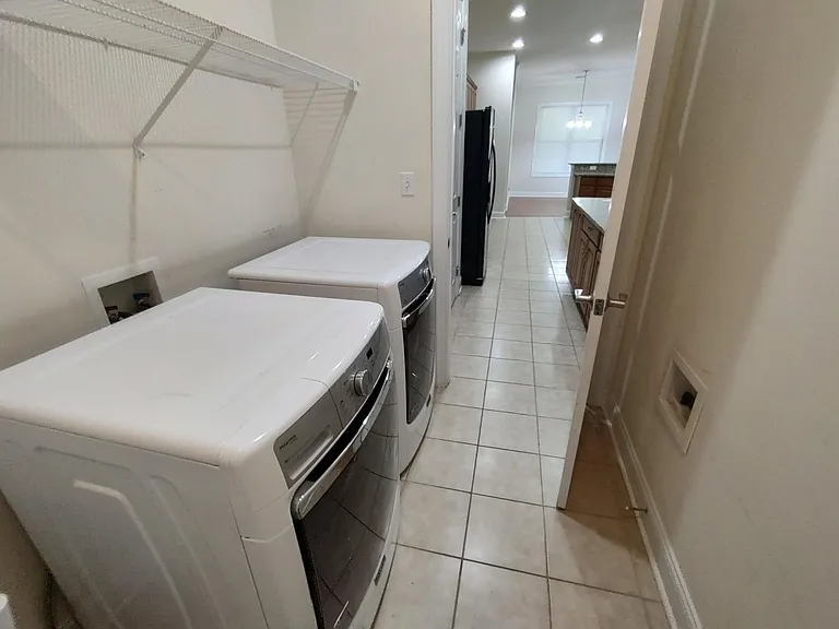 38 Glencairn Ave — Photo 15