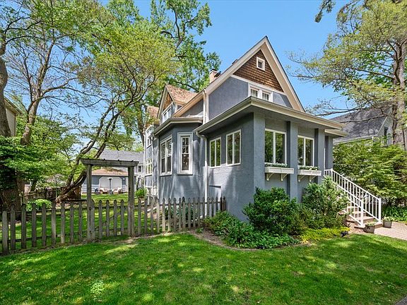 3rd image of 219 Catalpa Pl