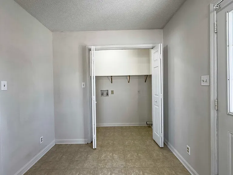 1028 Bush Ave — Photo 9