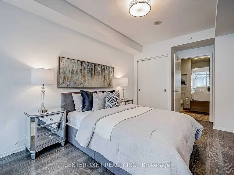 1 Bloor St E #515 — Photo 11