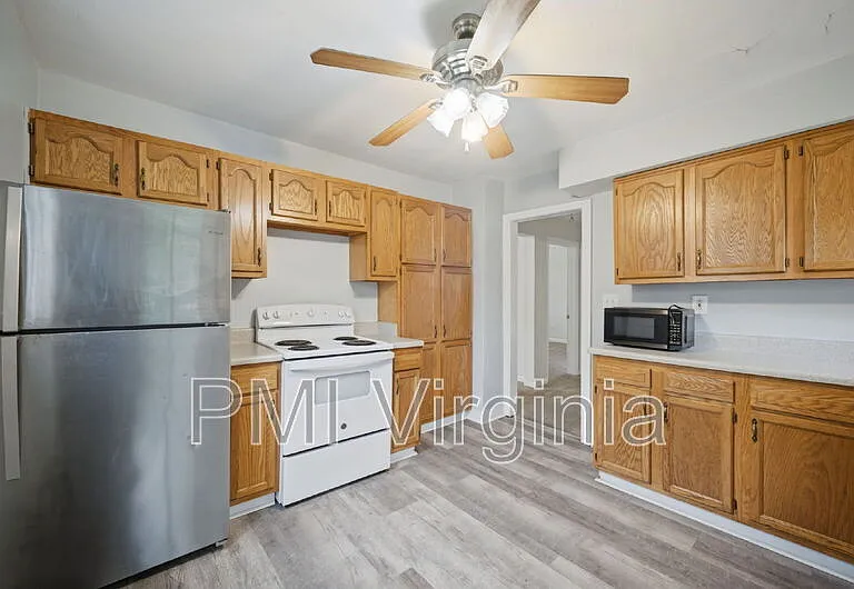 28 Harvard Rd — Photo 5