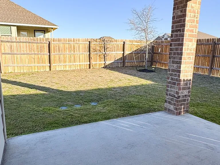 6233 Lavaca Dr — Photo 17