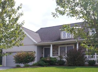 4226 Green Park Dr, Mount Joy, PA 17552