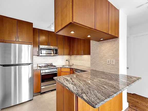 4th image of 264 E Broadway #C405