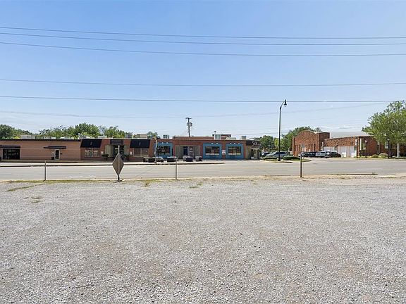 3rd image of 204 E 5th St Lot 15 & 16