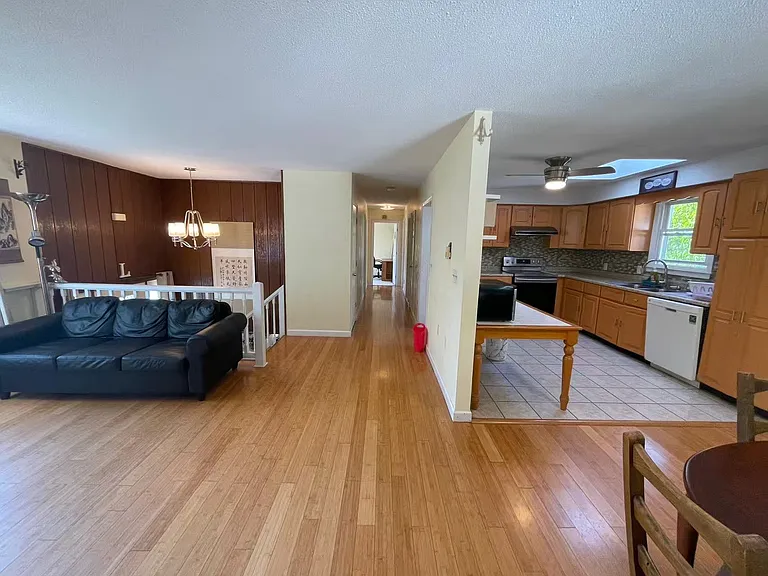 37 Hoppin Hill Ave — Photo 11
