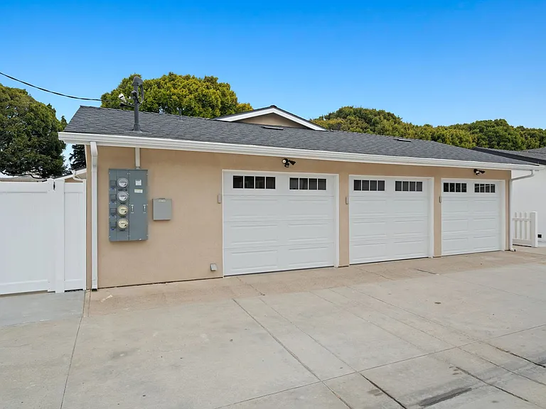 1805 Clay St — Photo 15