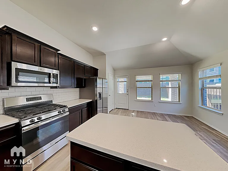 2436 Dolostone Dr — Photo 4