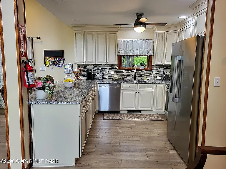 251 Dorchester Dr — Photo 5