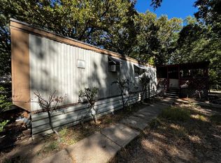 214 Southland Dr, Mabank, TX 75156