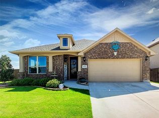 8908 Brantley Ln, Aubrey, TX 76227