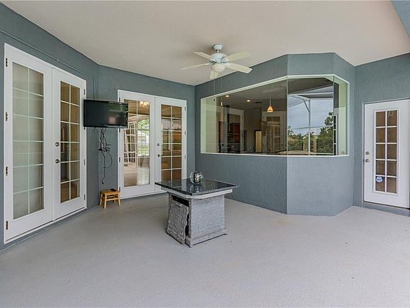 4th image of 151 Edinburg Ct